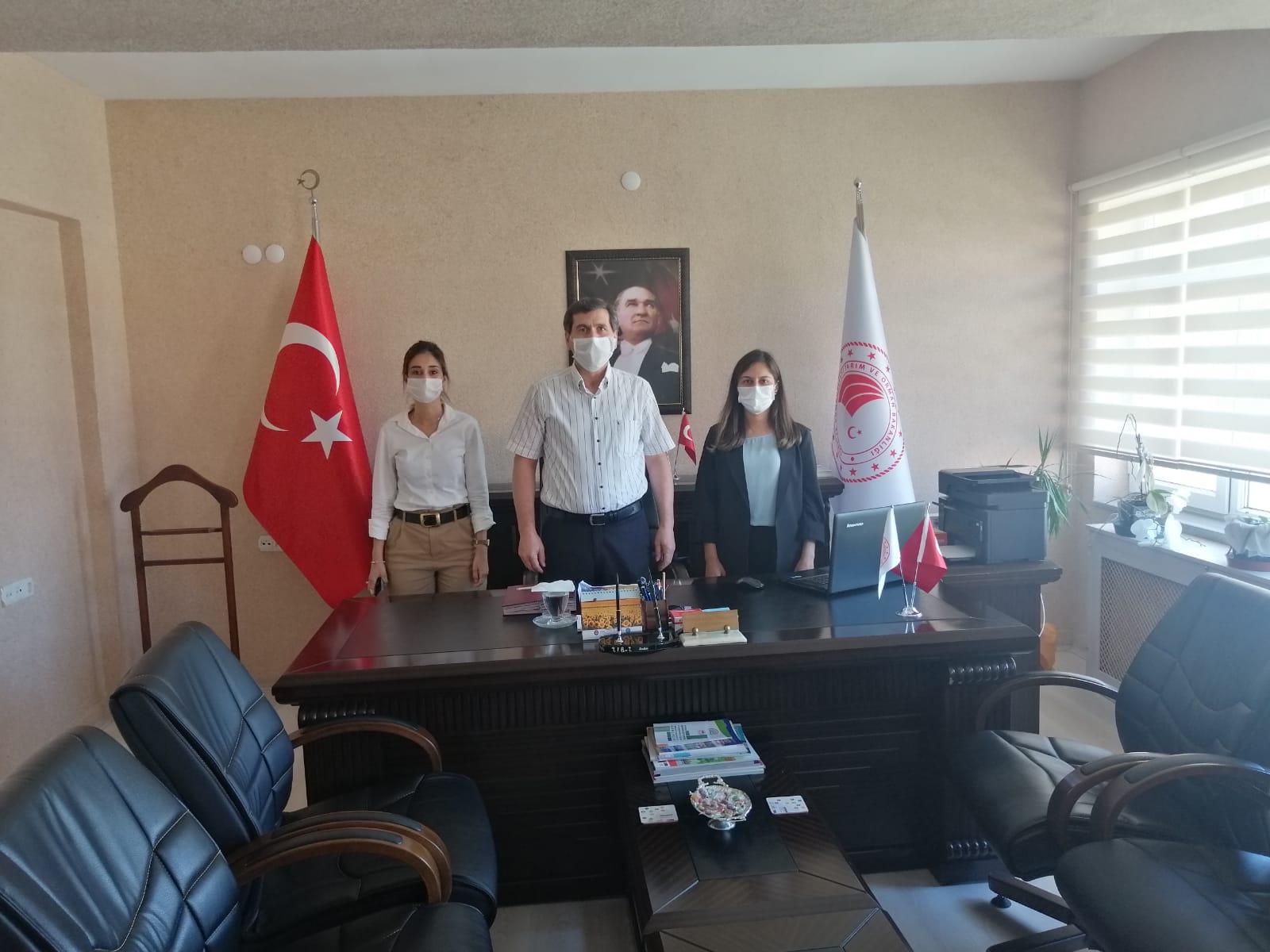 GIDA MÜHENDİSİ ÖZNUR ERCAN VE GIDA MÜHENDİSİ DİLARA TUNÇ GÖREVLERİNE